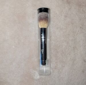 IT Cosmetics Makeup Brush